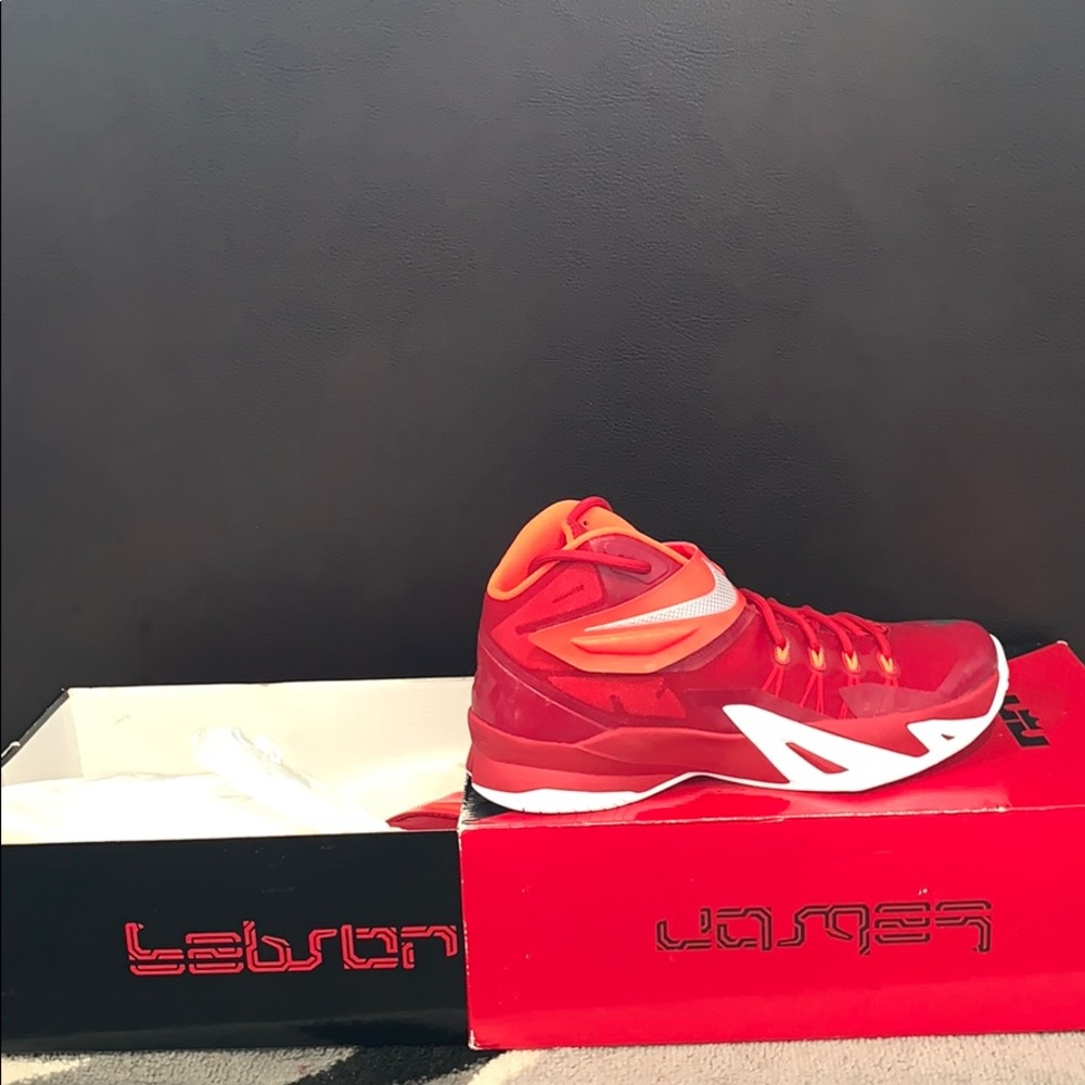 Nike ZOOM Soldier VIII (RED & ORANGE)